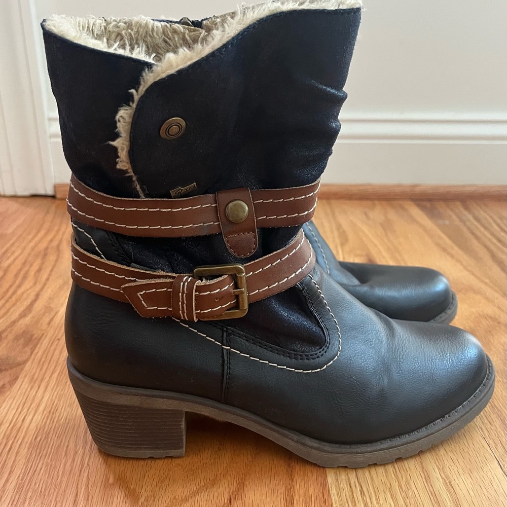 Cozy Navy and Brown Women's Winter Boots